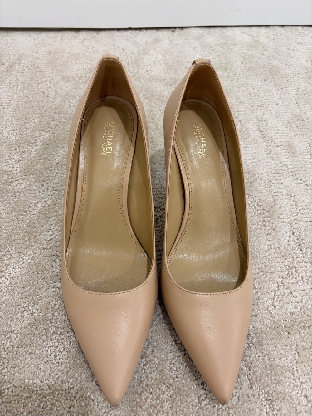 MICHAEL Michael Kors Beige Leather Pointed-Toe Pumps